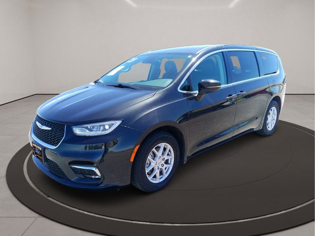 2023 Chrysler Pacifica Touring L in Brilliant Black Crystal Pearlcoat — front three-quarter view